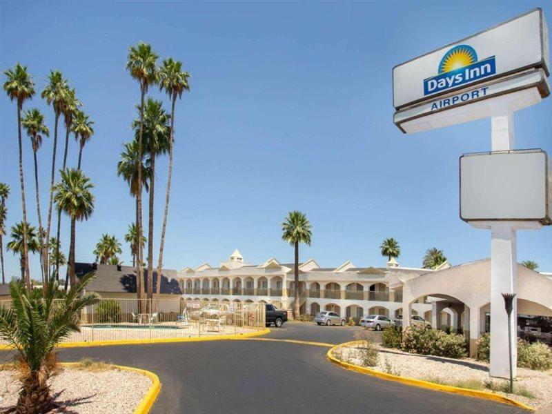 Days Inn By Wyndham Airport - Phoenix Esterno foto