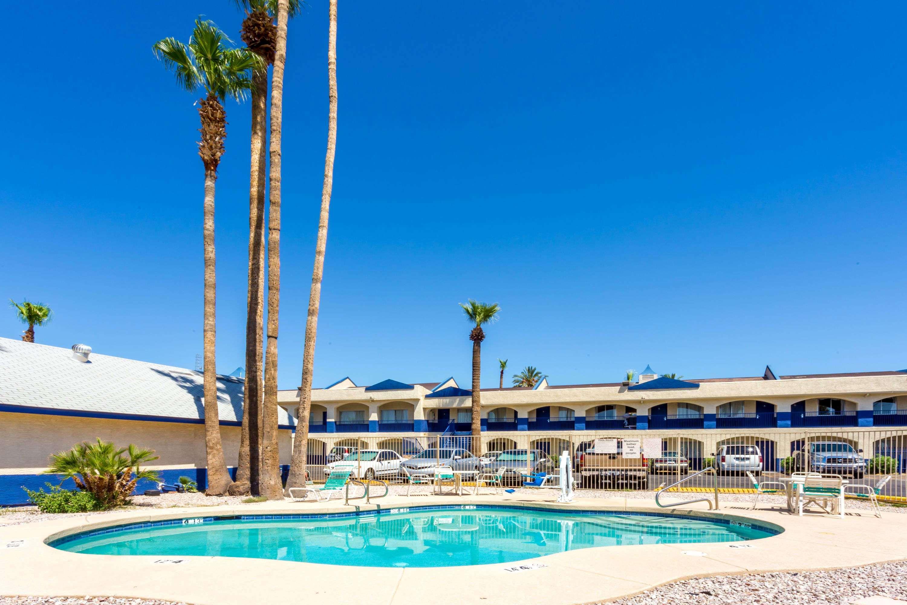 Days Inn By Wyndham Airport - Phoenix Esterno foto