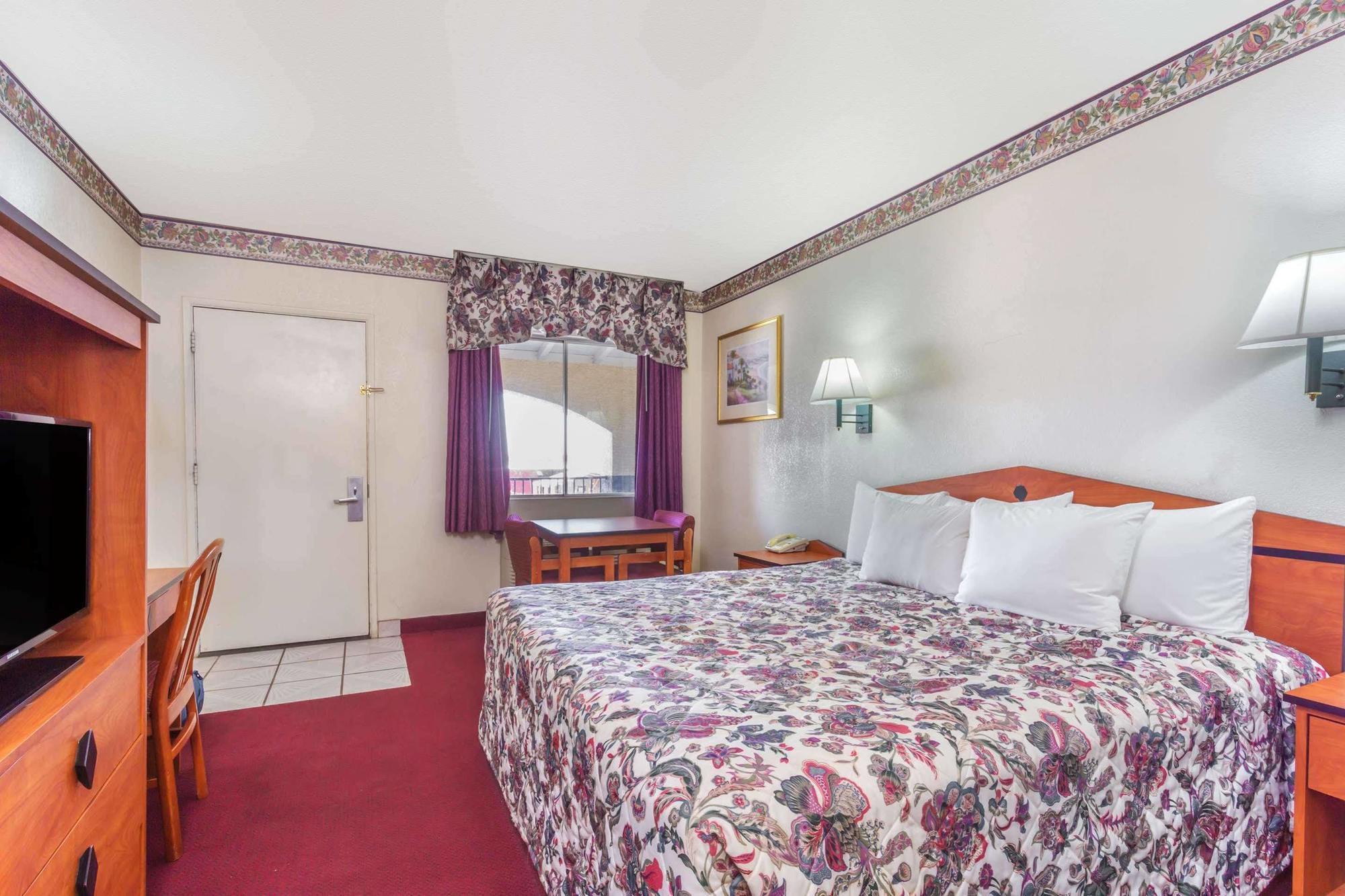 Days Inn By Wyndham Airport - Phoenix Esterno foto